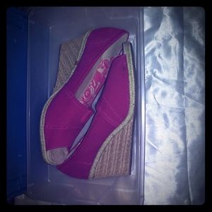 Fushia Wedges